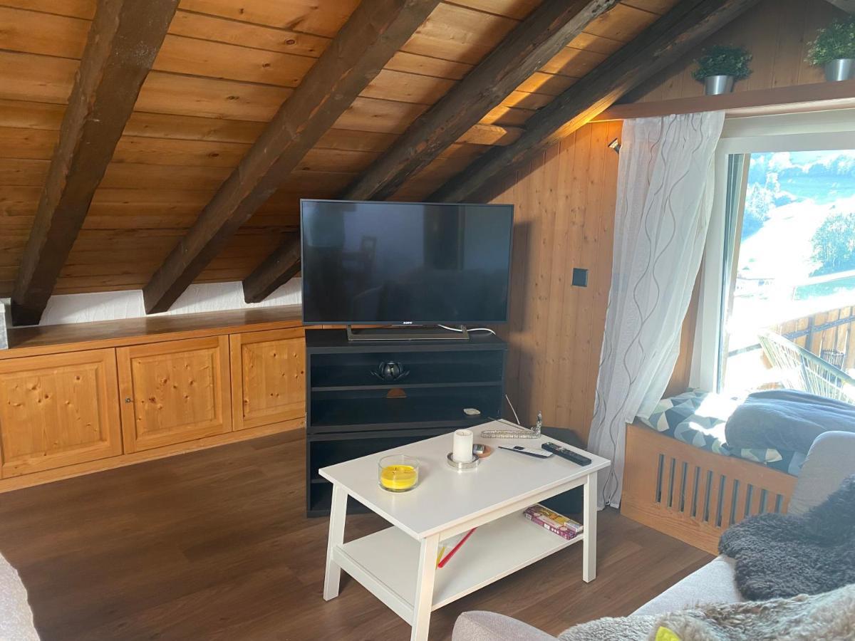 Dachwohnung In Der Mitte Von Laax-Dorf Exteriör bild