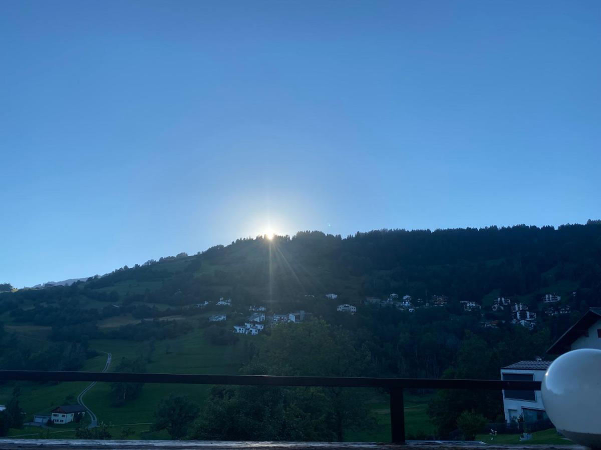 Dachwohnung In Der Mitte Von Laax-Dorf Exteriör bild