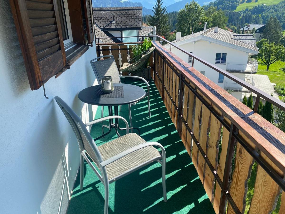 Dachwohnung In Der Mitte Von Laax-Dorf Exteriör bild